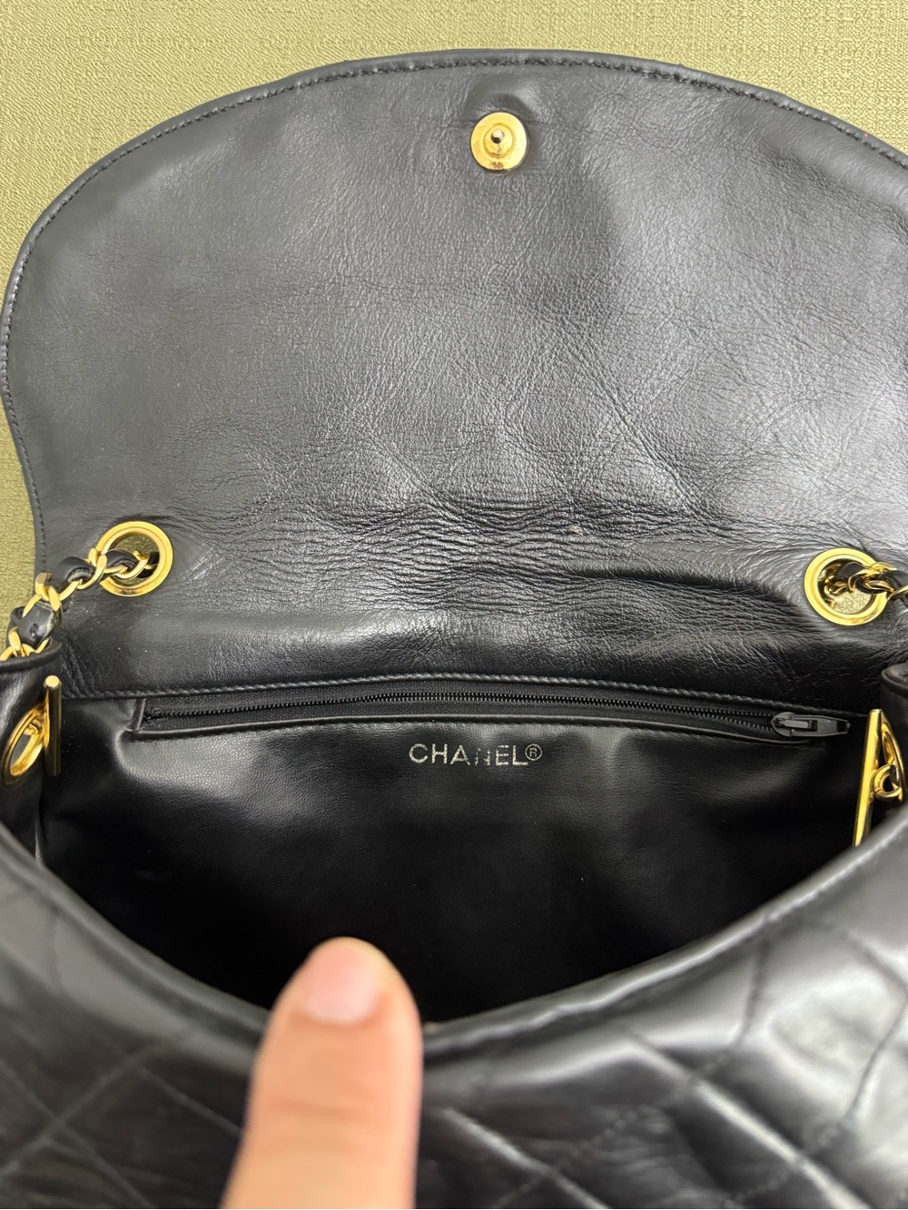 1986 Authentic CHANEL Button Quilted Lambskin Halfmoon Shoulder Bag - Picture 9 of 16